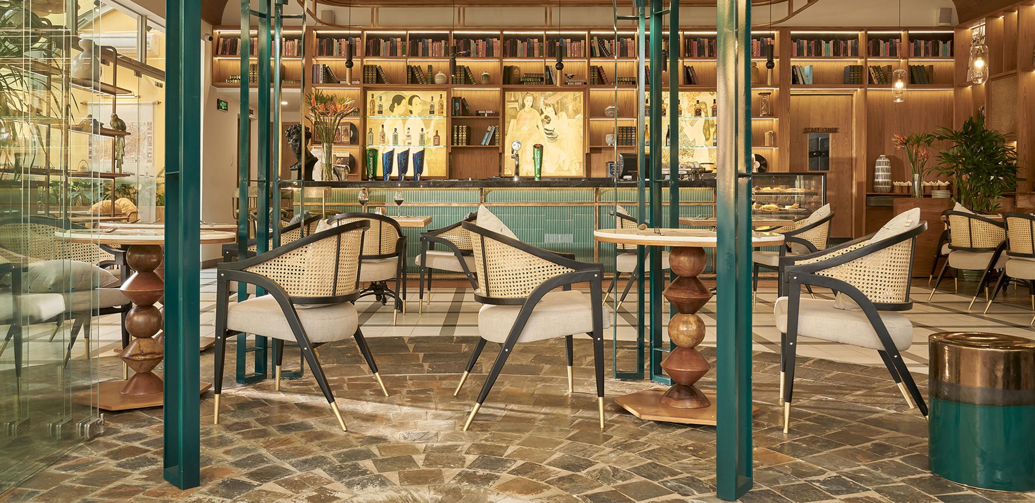 Saigon La Poste _ Caffe & Lounge